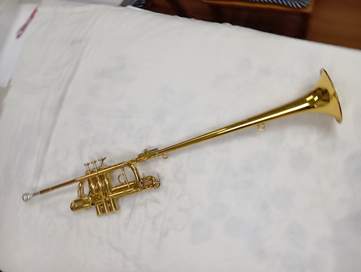 AtelierKYs3687's tweet image. ポスト
ファンファーレトランペットのベルカットへの改造が終了いたしました。
 本日、早速使ってくださるそうです！ うれしいです！
 楽天イーグルさんの応援で使用されるそうですので、球場に行かれる方は楽しみにしてくださいね！ 
#楽天イーグルス　#野球応援　@rappaniki