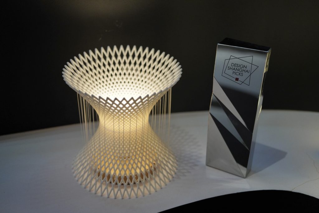 At Design Shanghai 2025, XJTLU’s Design School presented “Flowing Zen Garden” — a blend of Eastern aesthetics and digital technology that reflects the future of immersive, sustainable design.

Among 600+ global entries, XJTLU student Mengxiao Ye received the “Design Shanghai