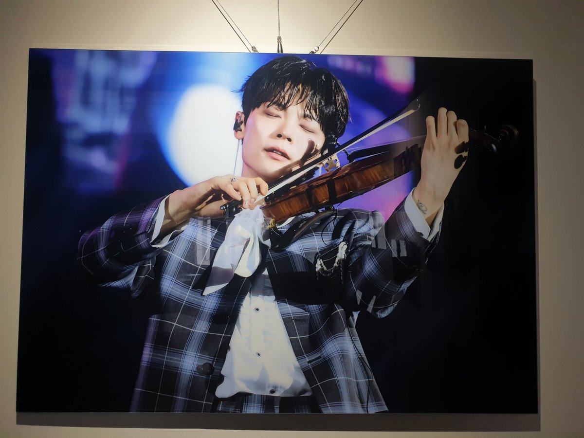 ddozza1205's tweet photo. 📍펠리칸 카페
#Violinarium_별의선율 
#예찬이라서_고마워 

멀리서부터 예차니간 반겨줘서 입장부터 행복했습니다~
카페 모든공간에 예차니로 가득해서 행복했습니다!
럭드를 5회 진행했는데 5등 3개와 1등 2개가 나와버렸다!!!!!
스텝분께서 펼치기 전에 바꿀건지 여쭤보셨지만 첫 느낌대로 https://t.co/qLkJDU3zqJ