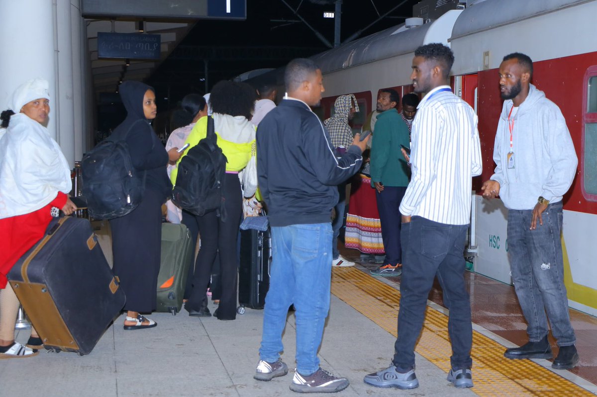 TakeleUma's tweet image. Passenger Train Services Now Available – Regular &amp;amp; Chartered!!

 thrilled to announce the launch of our passenger train services, offering both  regular scheduled trips and  on-demand chartered journeys!

🔹 Regular Service: Book your tickets seamlessly via our  online platform…