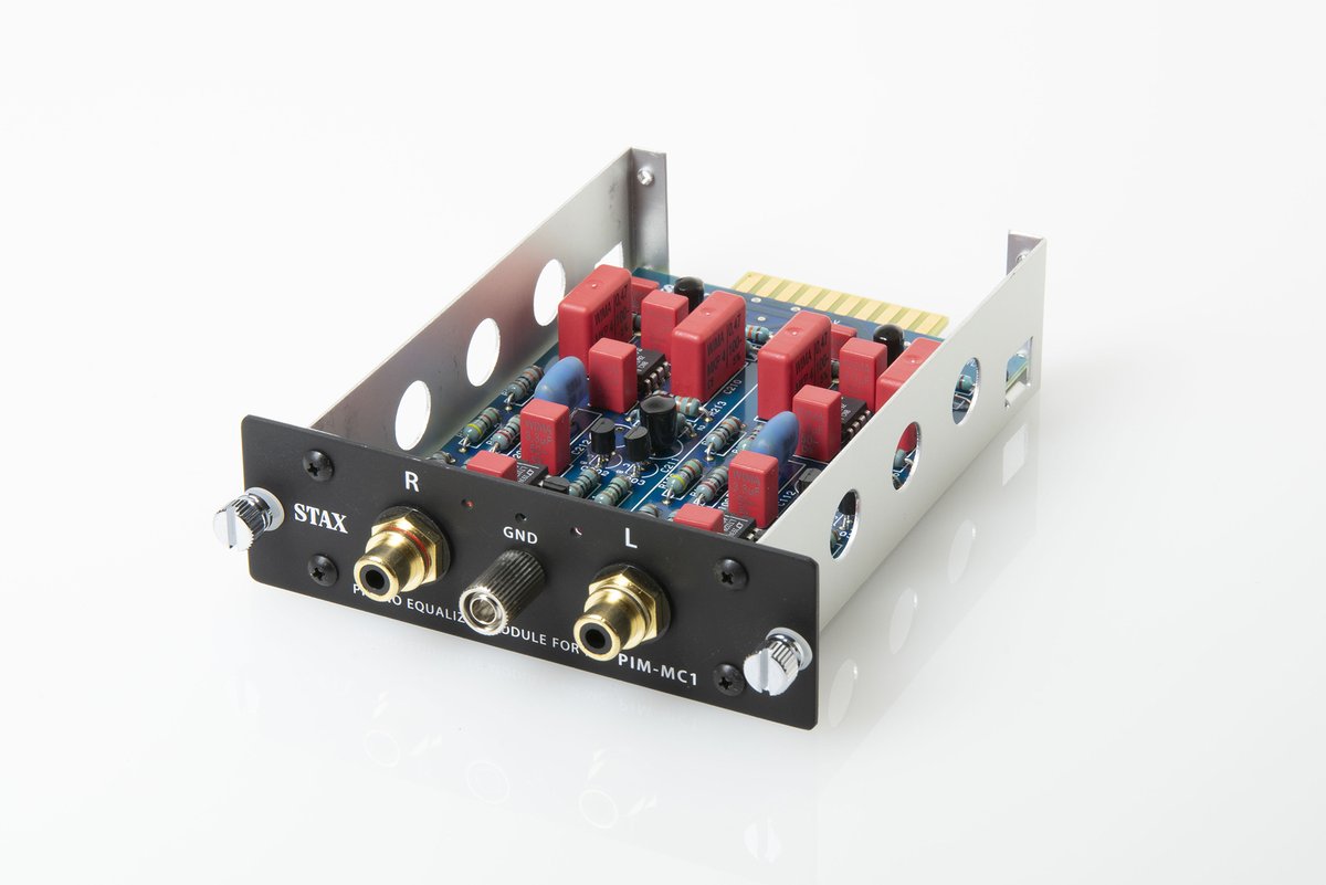 長らくSTAXラインナップに不在だった007シリーズ、遂に最新作見参！

「SR-007S」
発売日:6/30(月)

又、SRM-T8000用のUSB-DAC「UIM-1」、フォノイコライザー「PIM-MC1」も同時に発売！

皆様大変お待たせ致しました！

stax.co.jp/product/sr-007…
stax.co.jp/product/uim-1/
stax.co.jp/product/pim-mc…