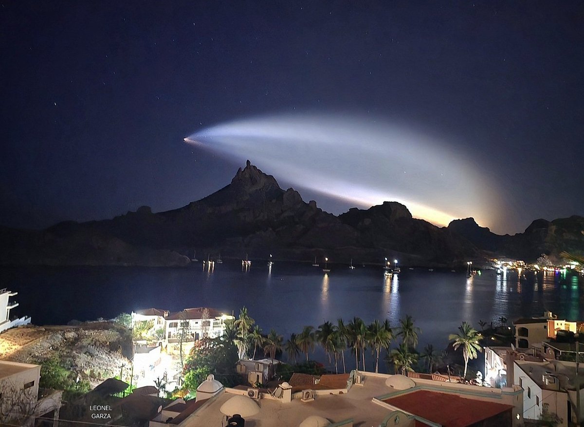 webcamsdemexico's tweet photo. SpaceX 🚀🌠
San Carlos, Sonora, México.

Vía: @GarzaHuracanGza. https://t.co/x3JZptS3bJ