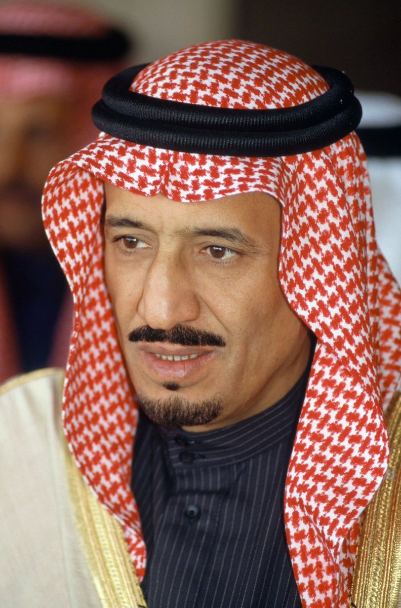 أَبْلَق. tweet media