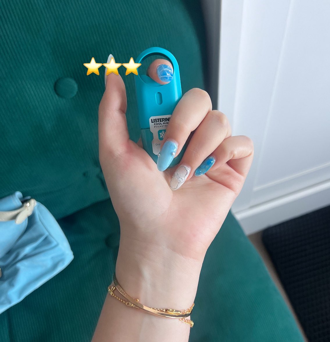 nchdaq's tweet image. เป็น must have item ที่เเบบพกติดตัวเถอะ ฉีดปากหลังกินข้าวปื้ดเดียว ปากหอมมากกก สดชื่น ฉีดแล้วรู้สึกเหมือนแปรงฟันใหม่ตลอดเวลา รู้สึกมั่นใจ เวลาจะคุยกับใครก็ไม่ต้องกลัวมีกลิ่นปาก โมชอบกลิ่นมิ้น ของ listerine คับ🙂‍↕️🥣