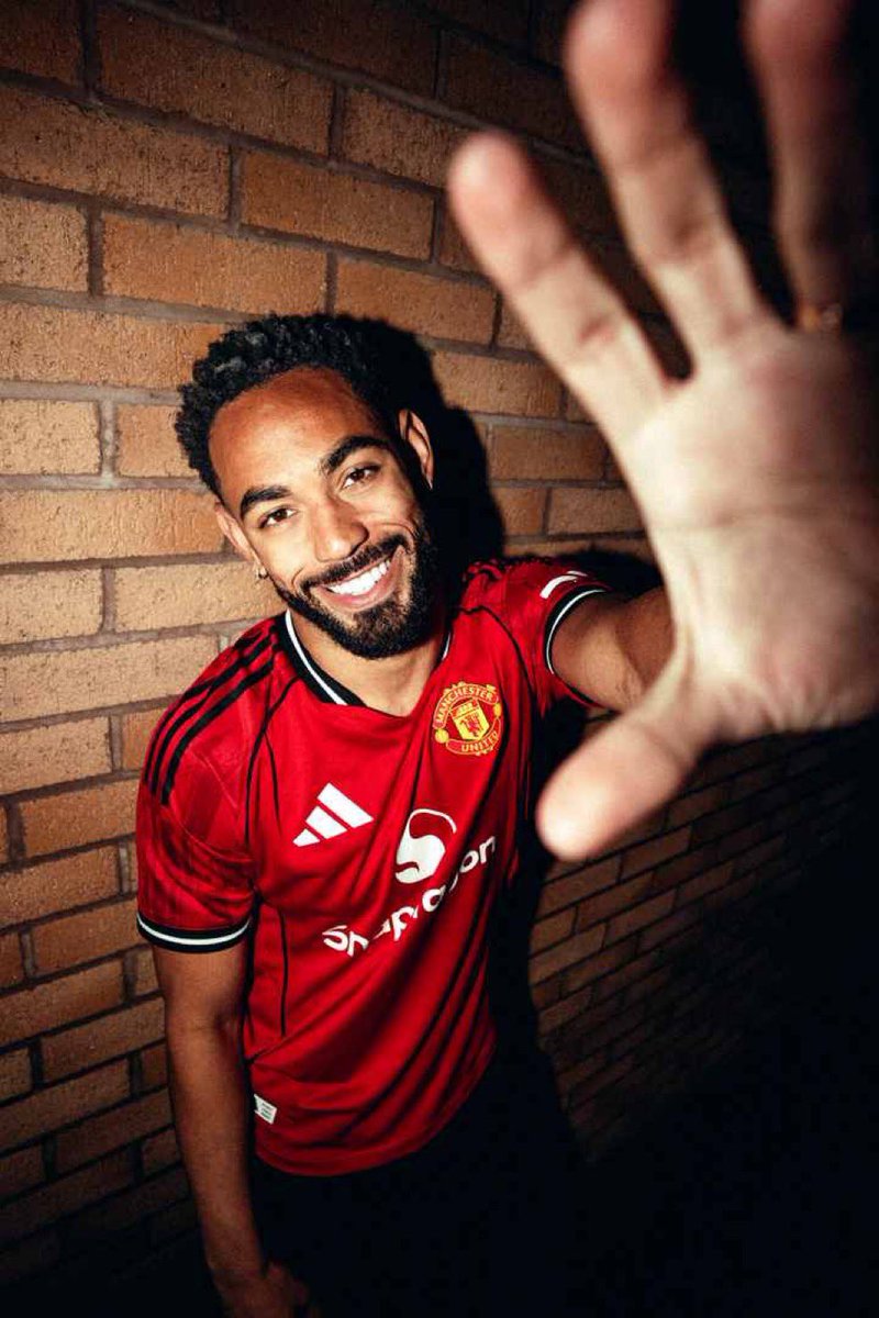 🚨🗣️ | Omar Berrada on Matheus Cunha:

"He's a player the fans will LOVE. He has a certain confidence that people will really appreciate. I dare say he's Cantonesque."

[<a href="/AndyMitten/">Andy Mitten</a>]