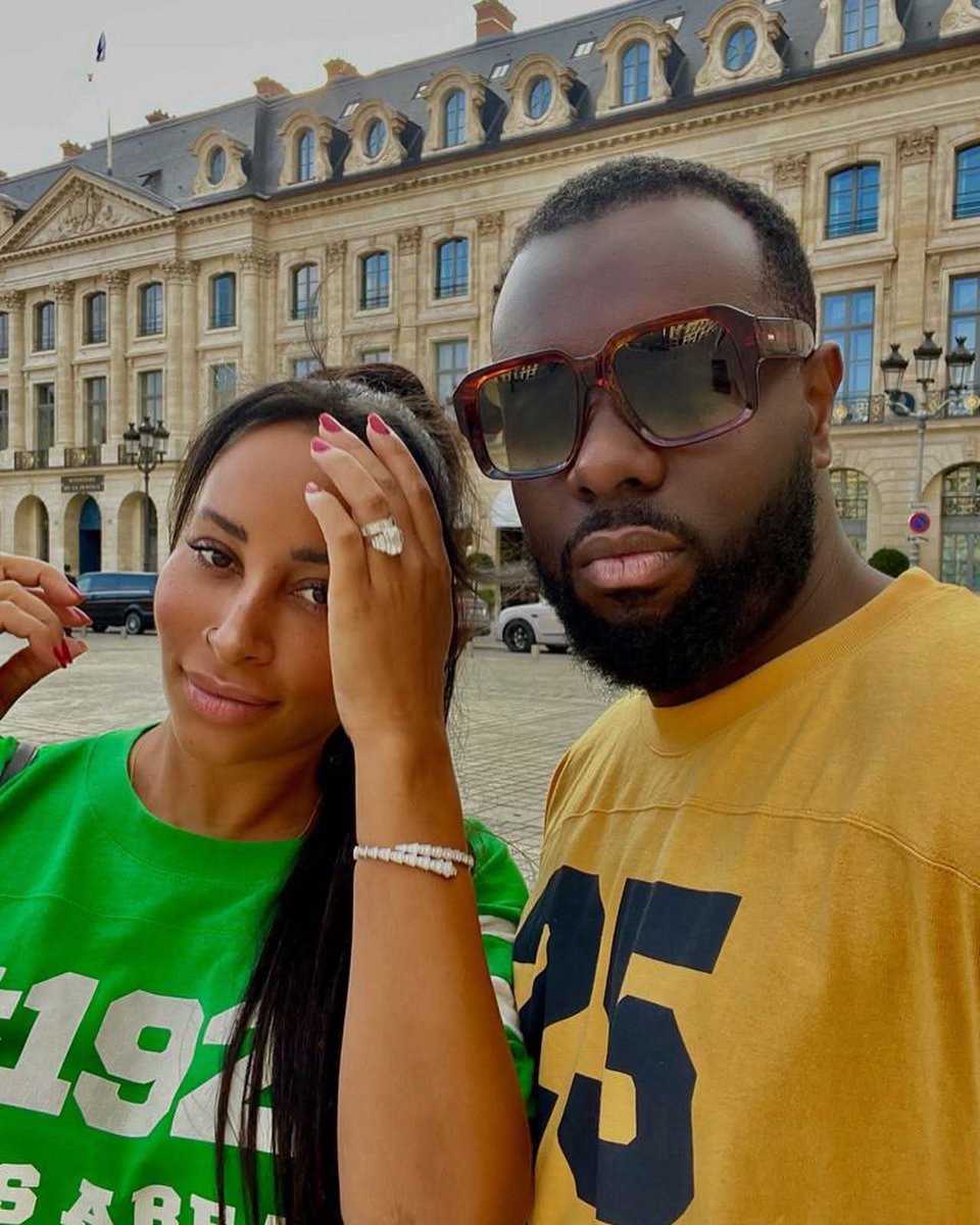 GeorgesKisando's tweet image. Après l’annonce sur leur séparation, #Gims s’adresse à son ex femme #DemDem  via son statut Facebook : 
« Je regarde nos photos et je me dis t’es tellement belle, dommage que je sois obligé de cligner des yeux, c’est des millisecondes perdues à ne pas te regarder, je te laisserai