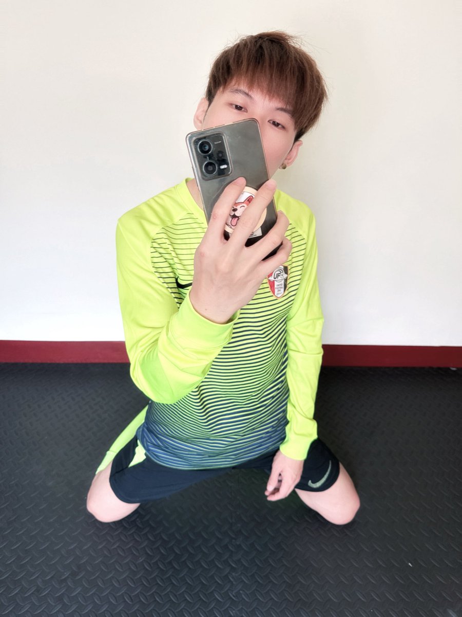 最近好像有點糟糕清水一下
挑戰Nike跟adidas 不能一起穿的人底線
首爾的東廟根本足球棒球天堂超好買😌
連小矮人都能買一堆的那種😂