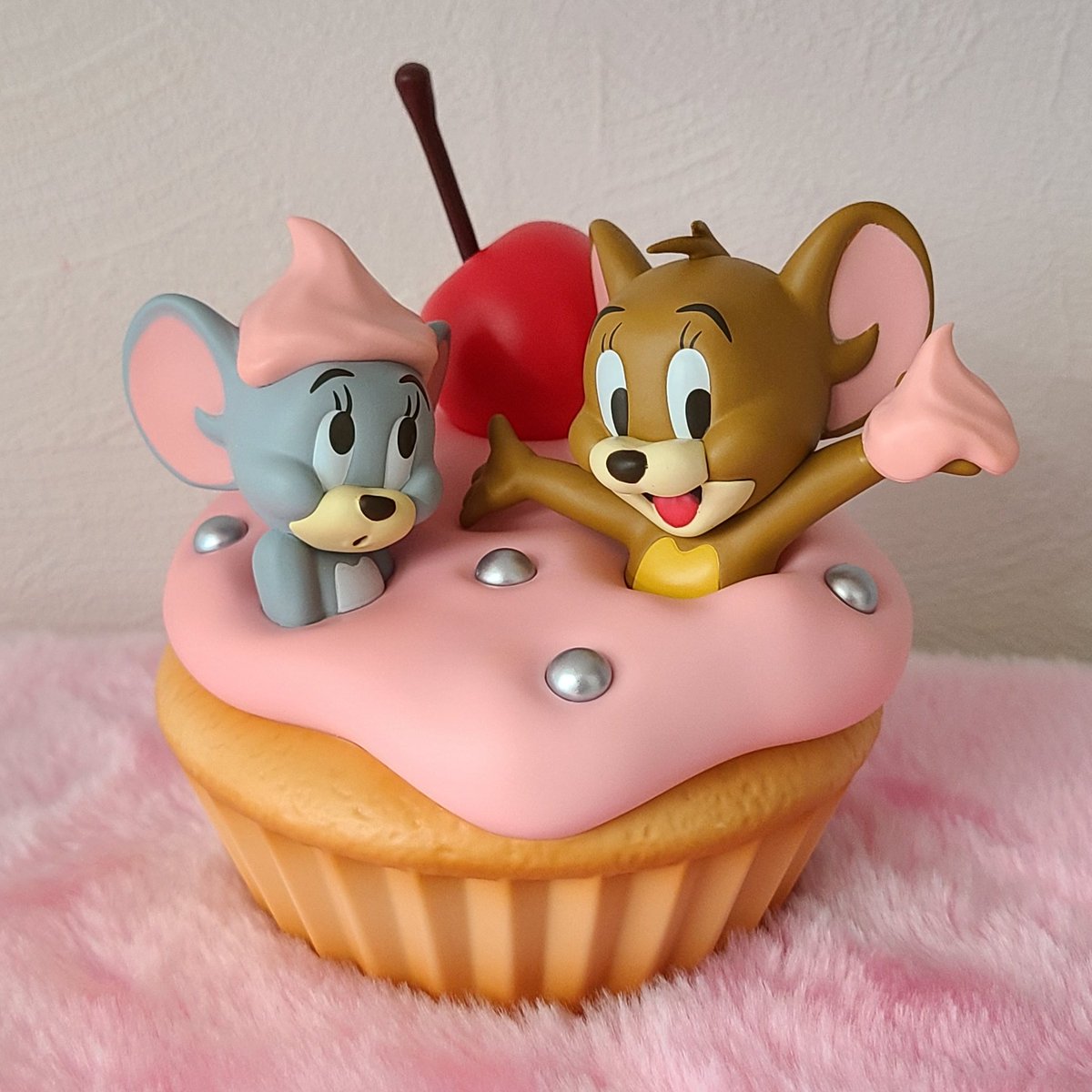 トムとジェリー ビッグソフビフィギュア-Sweet Cupcake-』入荷しました
