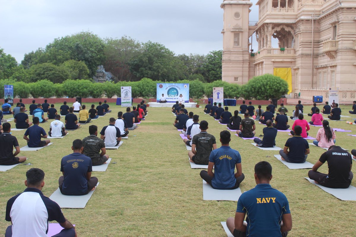Strength in serenity 🧘
The spirit of yoga shines bright at 
#INSSardarPatel
130 Naval personnel &amp; familes gathered at Hari Mandir, Sandipani and united in breath and balance to set the tone for 11th International Day of Yoga
#YogaDay2025
#IndianNavy #HolisticHealth