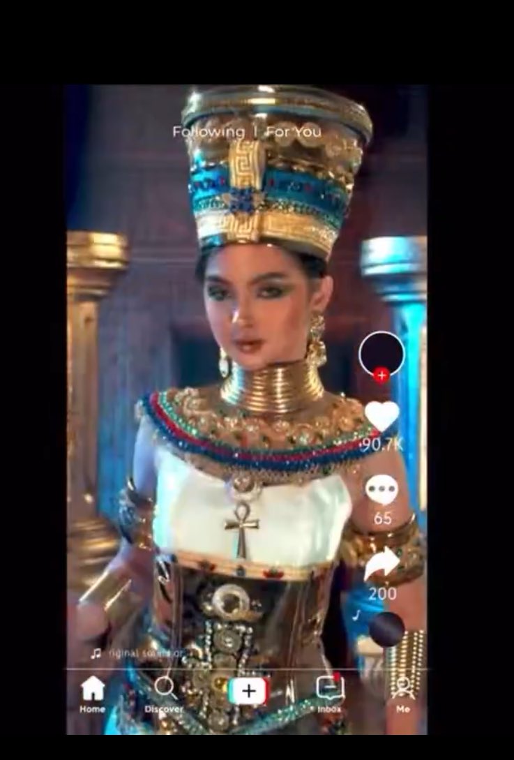 theyyyeah's tweet photo. I hope mapost ni Kai yung Cleopatra version nya please @kakaimontinolaa 

KAI’S MMK TEASER
#MaalaalaMoKayaMakeup https://t.co/czkPUgjnrz