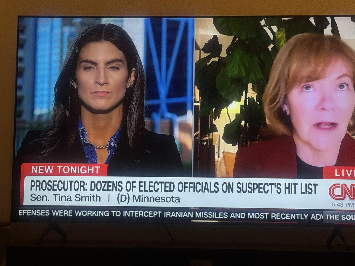 azharbatla's tweet photo. @kaitlancollins https://t.co/WZleDvLaHC