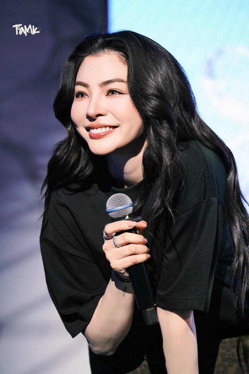 Abby Hoka-G | I FELL, IT’S FINE 🎂🌸🍗🥩 tweet media