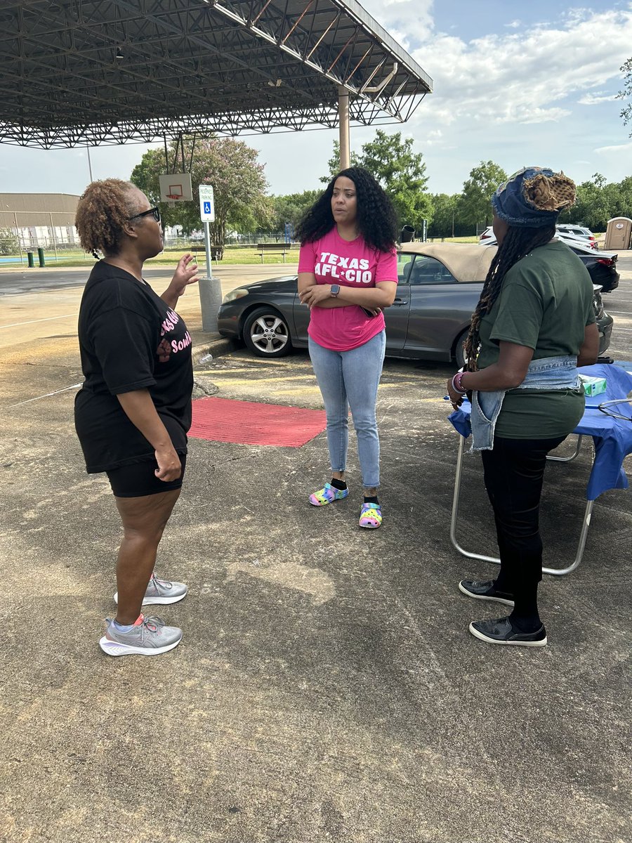 I was proud to join neighbors and community members over the weekend for the community clean-up event. It’s so inspiring to see everyone come together to keep our community beautiful, safe, and welcoming.