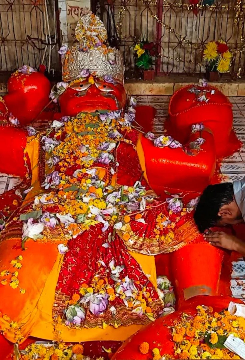 Tulsinewsup's tweet photo. 🌹मंगलवार विशेष🌹
#चित्रकूट -माँ यमुना की गोद में पत्थरों पर लेटे हुए चमत्कारी हनुमान जी – पथरी वाले हनुमान जी, बरियारी कला जहां श्रद्धा से की गई हर मनोकामना होती है पूरी 🙏
#TuesdayVibes #RecliningHanuman #Chitrakoot #SpiritualIndia #HiddenTemple #Bajrangbali #FaithAndMiracles https://t.co/Omy8zcecjV