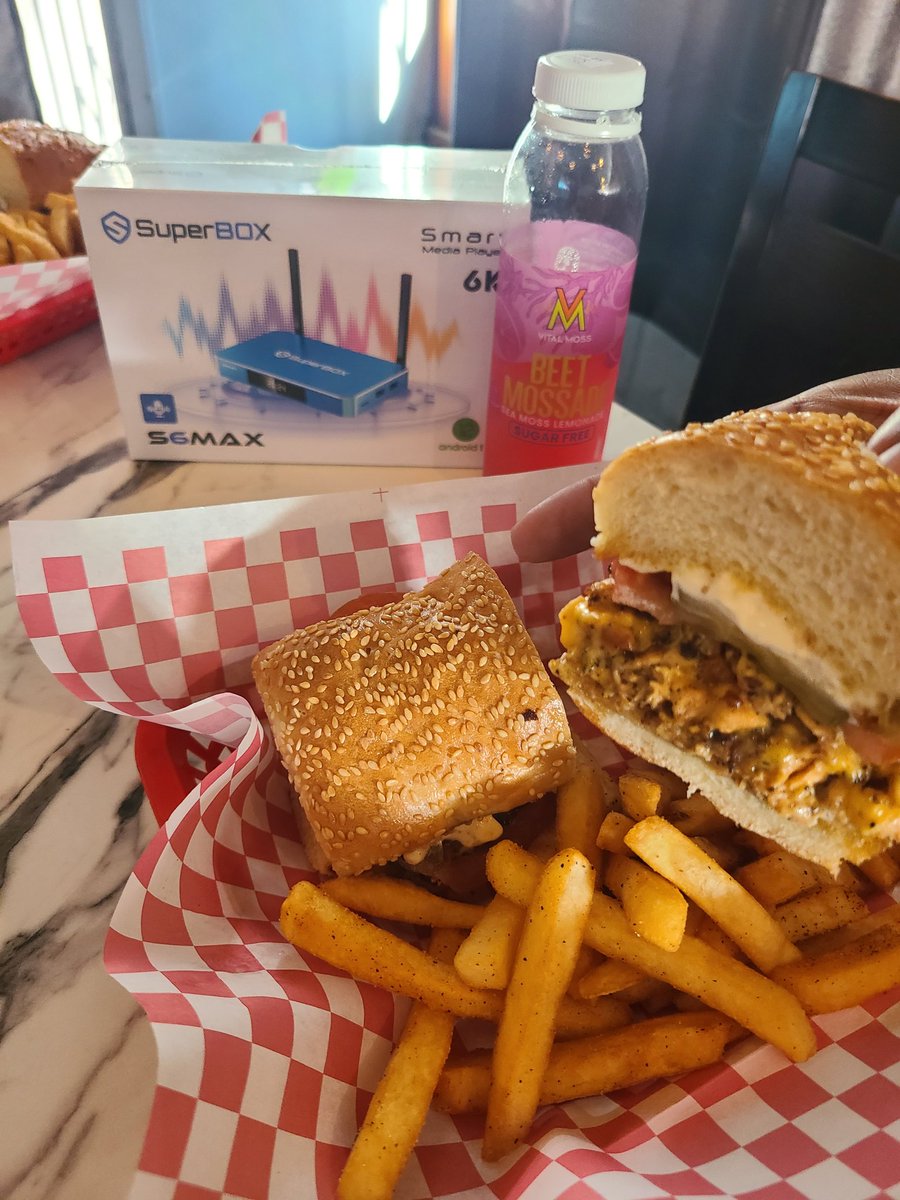justbeink's tweet image. #ieatgood #drinkswithBK #igotthehookup