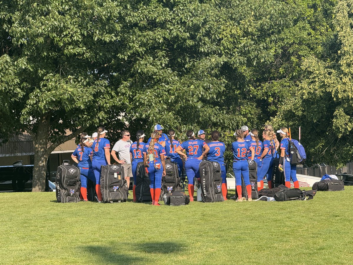 KDrake2026's tweet image. Team did great at the Valley invite. We made it to the quarter finals of the platinum bracket! Here’s a clip of one of my hits in our final game… hit the top half of the fence at 215. So close to going over. Thanks to the coaches that showed up to watch our team!
Next up,…