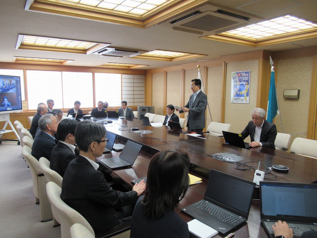 ６月16日に達増知事を本部長とする、#いわて県産木材等利用推進本部会議 を開催しました！
会議では、県産木材の利用促進に関して、令和６年度の取組実績と令和７年度の取組について協議しました！
林業・木材産業の振興や地域経済の活性化につなげるため、より一層、県産木材の利用を推進します！