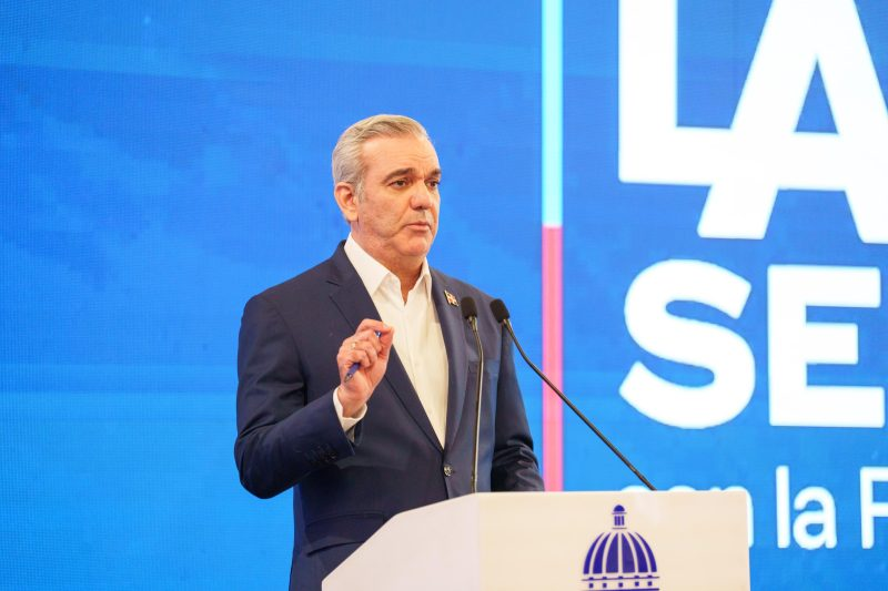 El Gobierno justifica la liberación de encaje legal como medida para enfrentar impacto externo en economía dominicana.

Visita nuestro canal de YouTube: 
🤳 youtube.com/@ElNuevoDiario…

#ElNuevoDiarioRD