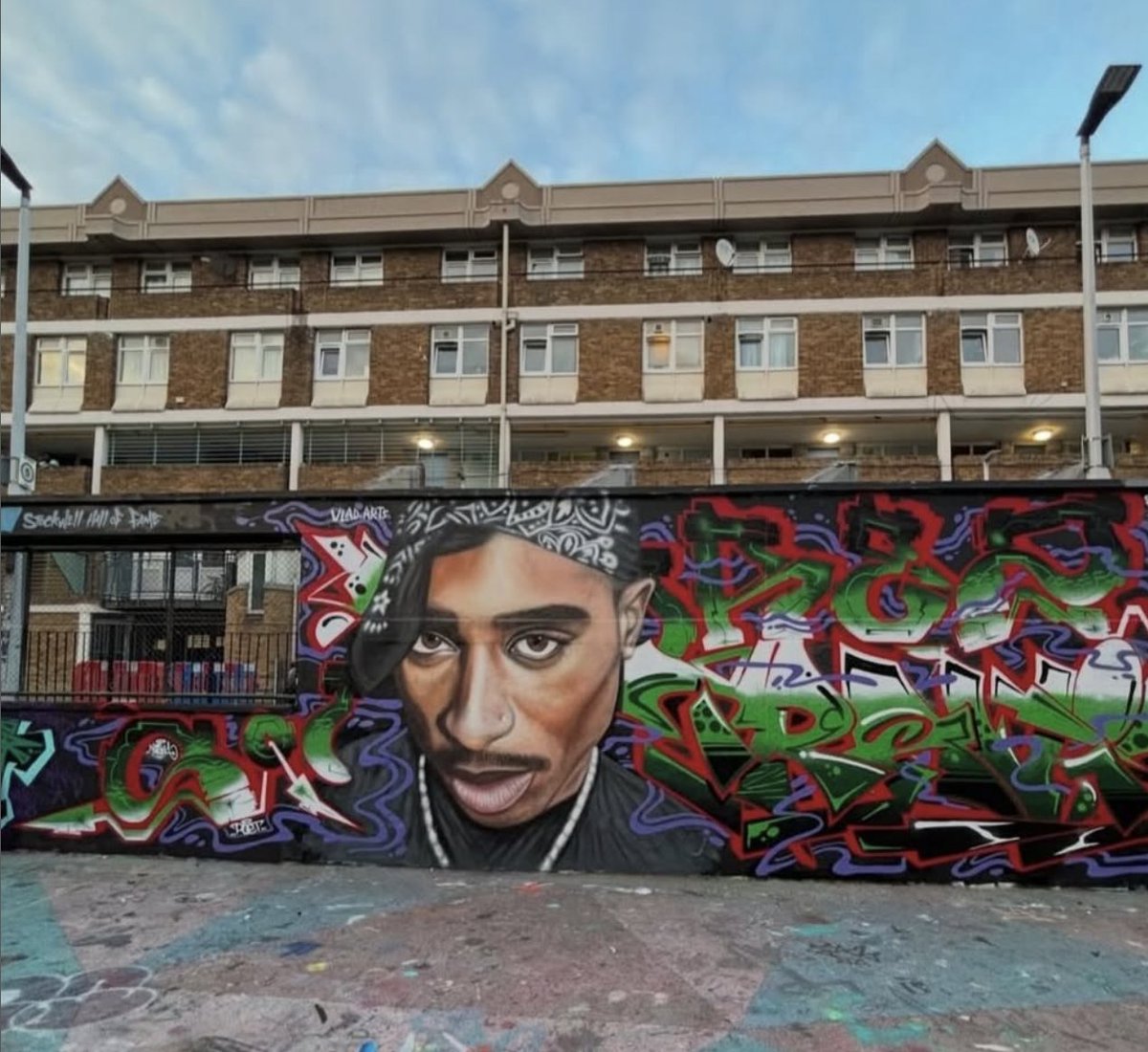 2PAC's tweet image. 1. @vladrealart London, U.K.
2. @timothygoodman NY, U.S.
3. @leobbrum Santa Maria, Brazil
4. @peque_vrs Sydney, Austraila