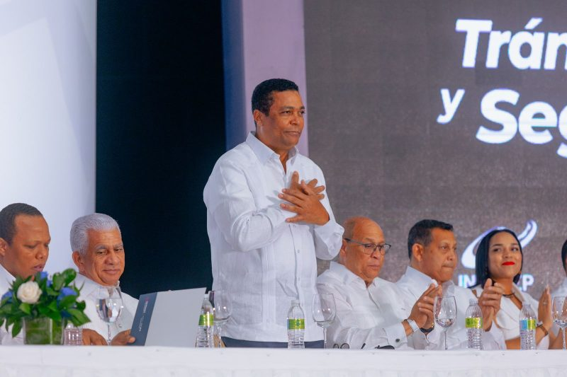 El Nuevo Diario (@elnuevodiariord) on Twitter photo El secretario general de la <a href="/LigaMunicipalRD/">Liga Municipal Dominicana</a>, Víctor D’ Aza (<a href="/VictorDazaT/">Víctor D'Aza</a>), resaltó este lunes la importancia que tiene el involucramiento de las autoridades municipales en las acciones que ha implementado el Gobierno con el propósito de reducir los accidentes de tránsito en el El secretario general de la <a href="/LigaMunicipalRD/">Liga Municipal Dominicana</a>, Víctor D’ Aza (<a href="/VictorDazaT/">Víctor D'Aza</a>), resaltó este lunes la importancia que tiene el involucramiento de las autoridades municipales en las acciones que ha implementado el Gobierno con el propósito de reducir los accidentes de tránsito en el