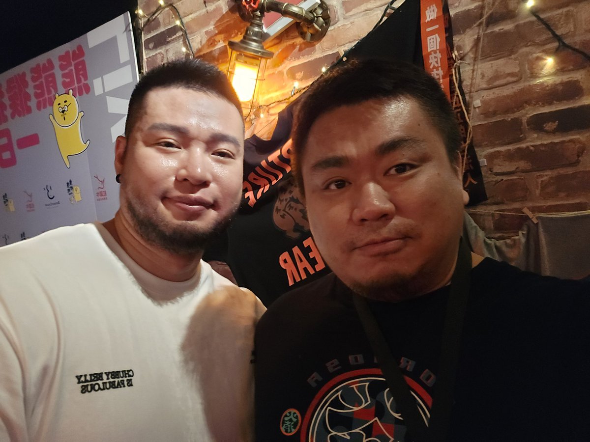 別人來聽Live podcast 
我來看gogo，說好的兩場呢？
熊熊熊熊club真的越來越用心啦😆