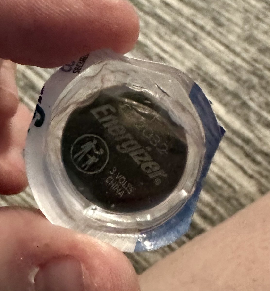 tkdgirlms's tweet photo. @Energizer  do yall always glue your watch batteries in their package so they can’t be used? This is the 2nd pack like this. I still can’t get the plastic off. 🤦‍♀️🤦‍♀️ https://t.co/ipJOtd7JP3