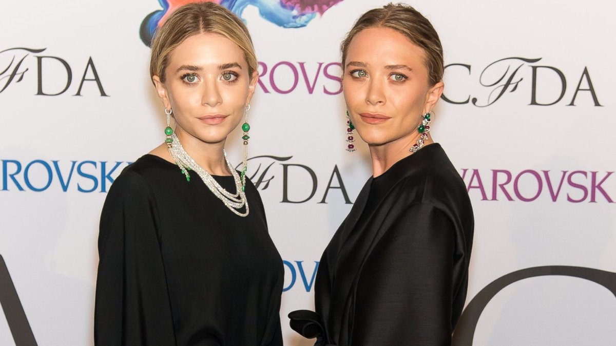 _Alex_gator's tweet photo. Hear me out…. Amaya from #LoveIslandUSA looks like a light skinned Olsen twin. https://t.co/WQQ15sK9DH