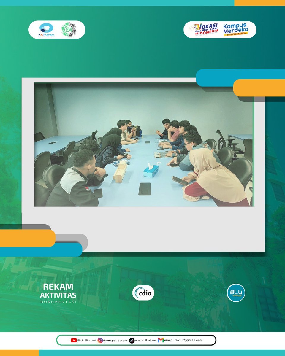 EmPolibatam's tweet photo. Kegiatan ini dilaksanakan pada hari Kamis, 20 Maret 2025. Merupakan kegiatan lanjutan yang dikerjakan secara kolaborasi antara mahasiswa Polibatam dan mahasiswa Singapore Polytechnic. Prodi yang terlibat yaitu prodi MK, TRE, EM, dan IN.

#em #polibatam #bananaslicingmachine https://t.co/dLuxJDyLO7