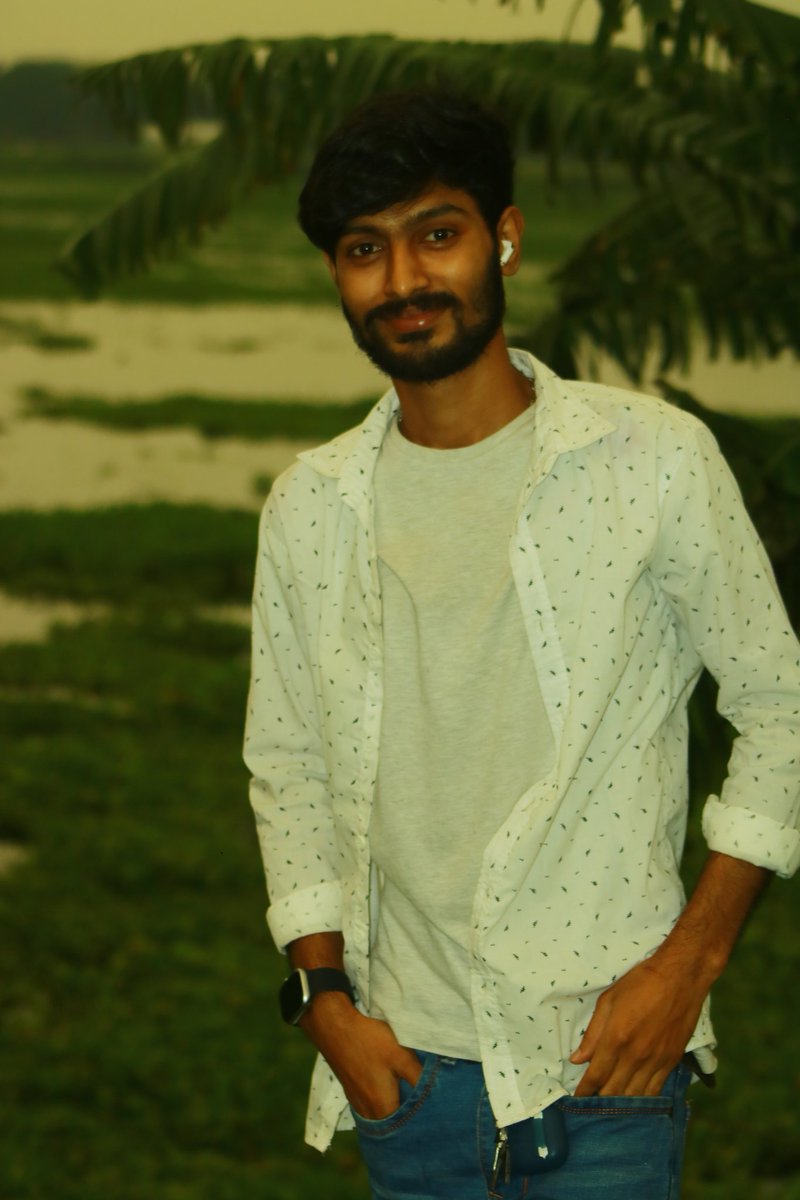 RobinTopu's tweet photo. ছিলে তো গুপনে, হারিয়ে গে অপেনে😃😃😃 https://t.co/cQCodm0N61