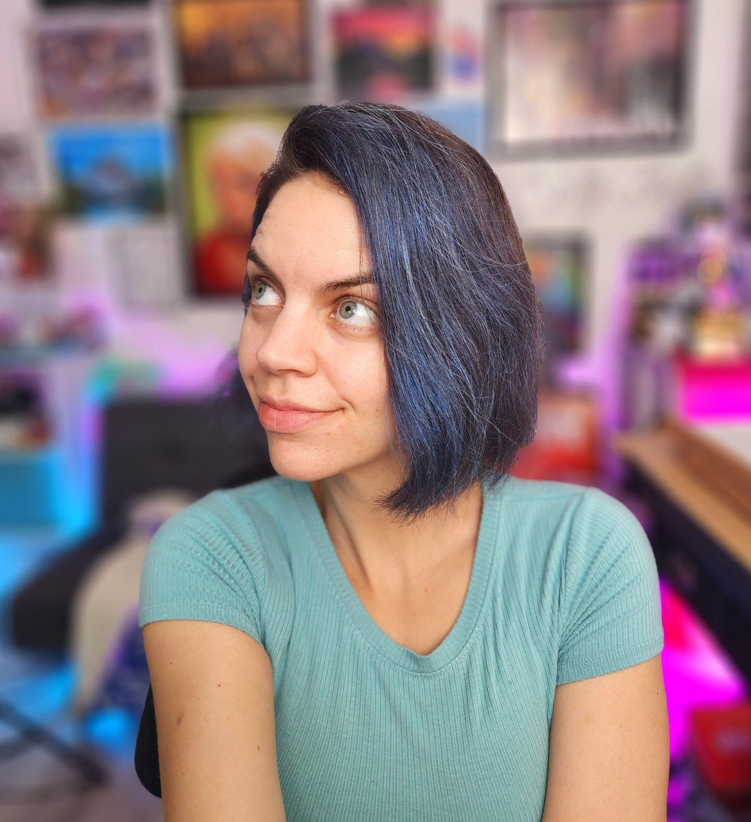 What if I actually dyed my hair fr fr? 🤔

LIVE NOW! It's going to be a fun hang so love to see ya there!

Twitch.tv/katybentz