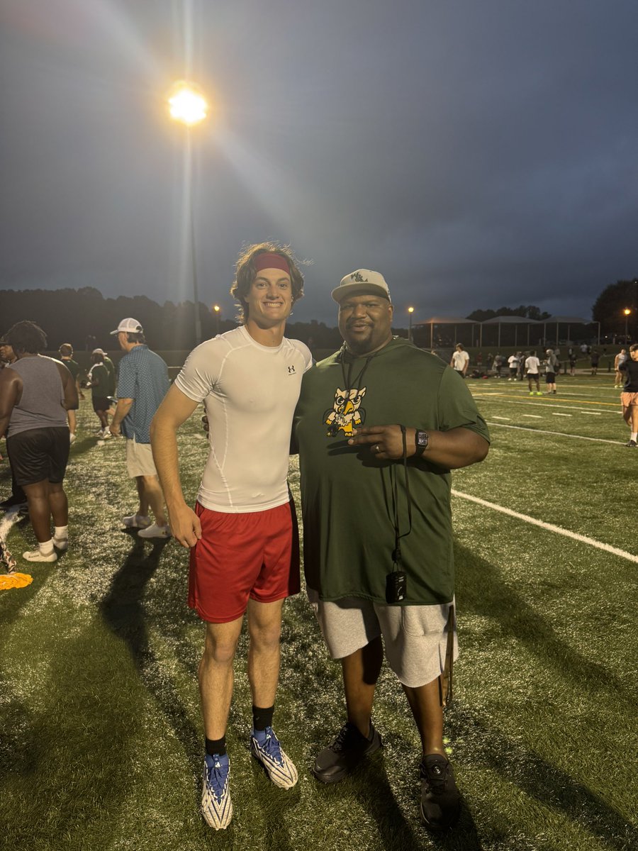 R. Liam Kurtz (@liam_kurtz2007) on Twitter photo Had a great time at <a href="/WMTribeFootball/">William & Mary Tribe Football</a> camp today. Thank you to <a href="/CoachBlackstock/">Darryl Blackstock</a> and <a href="/DLRunStoppers/">Keenan Carter Sr.</a> for a great camp!!
#GoKnights🗡️
<a href="/LiggettSports/">University Liggett Athletics</a>
<a href="/AndreRisonPro/">Andre Rison</a>
<a href="/J1callowaysr/">Jermaine Calloway Sr</a>
<a href="/bmackie11/">Athletic Technics</a>
<a href="/moss_tristan/">Tristan Moss</a> Had a great time at <a href="/WMTribeFootball/">William & Mary Tribe Football</a> camp today. Thank you to <a href="/CoachBlackstock/">Darryl Blackstock</a> and <a href="/DLRunStoppers/">Keenan Carter Sr.</a> for a great camp!!
#GoKnights🗡️
<a href="/LiggettSports/">University Liggett Athletics</a>
<a href="/AndreRisonPro/">Andre Rison</a>
<a href="/J1callowaysr/">Jermaine Calloway Sr</a>
<a href="/bmackie11/">Athletic Technics</a>
<a href="/moss_tristan/">Tristan Moss</a>