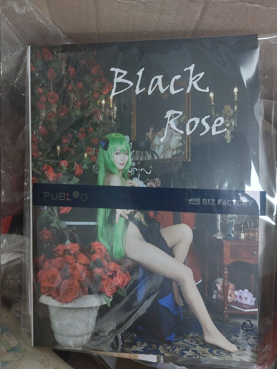 촬영끝나구 집에와서 우체국닫기전에
배송가능할지 걱정입니다ㅜㅜ흐갸...
포토북은 왔어요~!