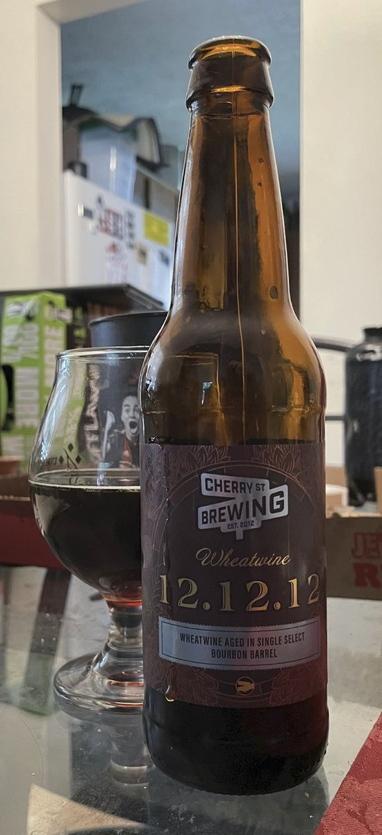 Had a little bottle share this weekend, first one in entirely too long.  I love opening some interesting bottles from the cellar with friends.  #bottleshare 🍻