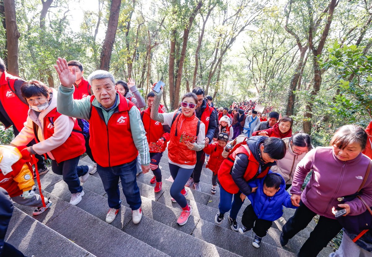 VisitSongjiang's tweet image. Sheshan National Tourism Resort is turning heads with its mix of #tourism, culture, commerce, sports, and exhibitions. From lively food festivals and rose gardens to e-sports events and cultural heritage tours, the resort is offering something for everyone this #summer.…