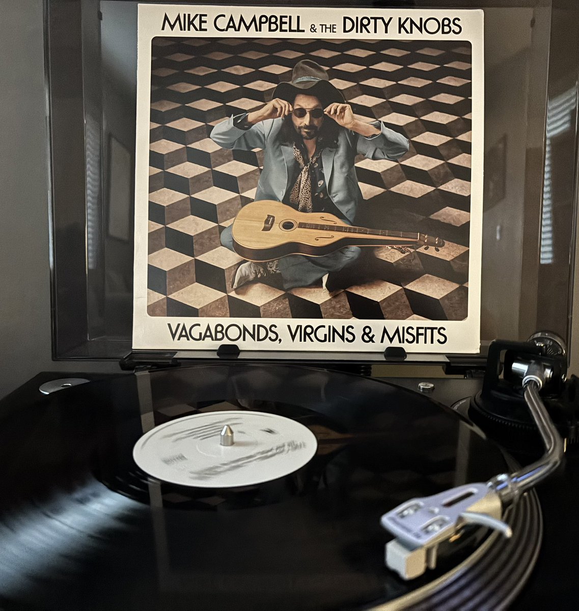 Dane_27's tweet photo. Looking forward to seeing @MikeCampbellHQ tomorrow in Winnipeg!
Loving their new record. https://t.co/TUv5cY903K
