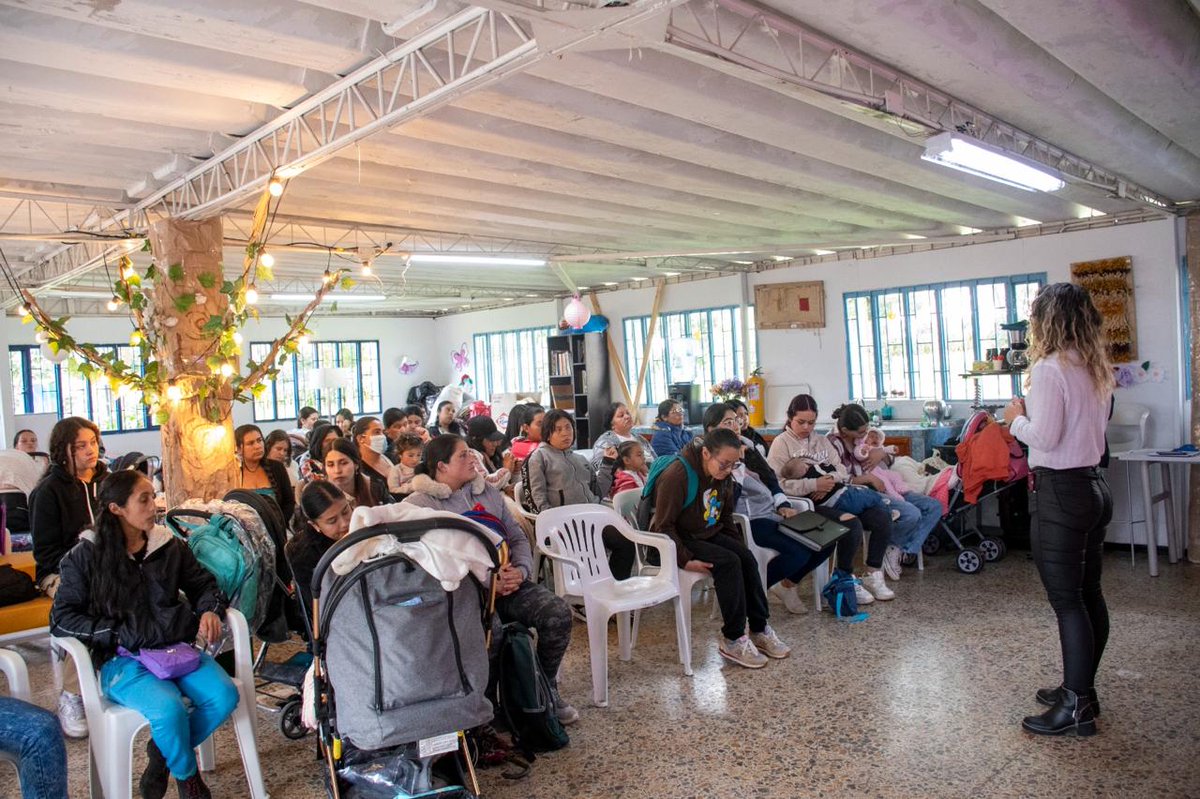 ALCALDÍA DE SIBATÉ (@alcaldiasibate) on Twitter photo Capacitamos a las usuarias del programa #ConLasGoticasNutrimosVidas de <a href="/FundacionExito/">Fundación Éxito</a> en: grupos de alimentos, hábitos saludables para las familias colombianas y nutrición adecuada durante la gestación y lactancia. #Lactatón Capacitamos a las usuarias del programa #ConLasGoticasNutrimosVidas de <a href="/FundacionExito/">Fundación Éxito</a> en: grupos de alimentos, hábitos saludables para las familias colombianas y nutrición adecuada durante la gestación y lactancia. #Lactatón