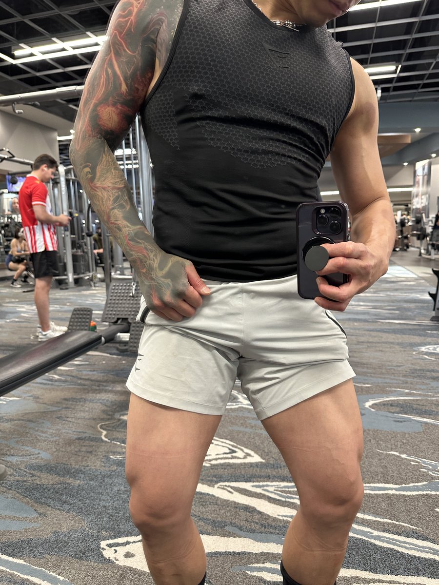 iWillLiftovers's tweet photo. Okay, guess I was just not good at taking leg pics but they defo growing, I think 😭😤😂✌🏼✌🏼✌🏼
@Myprotein @Gymshark #FitGamer https://t.co/RuDQ5n0Q5M