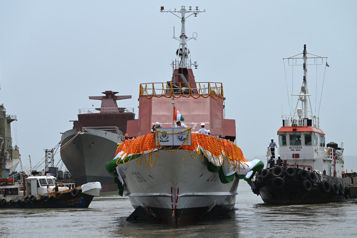 thoughtsnanaly1's tweet image. Fifth FPV ‘Achal’ Launched by Goa Shipyard Ltd for ICG

‘Achal’, the fifth of eight Fast Patrol Vessels (FPVs) built by Goa Shipyard Ltd (GSL) for the Indian Coast Guard (ICG), was launched on June 16, 2025, in Goa by Smt. Kavita Harbola, with Coast Guard Commander (Western…