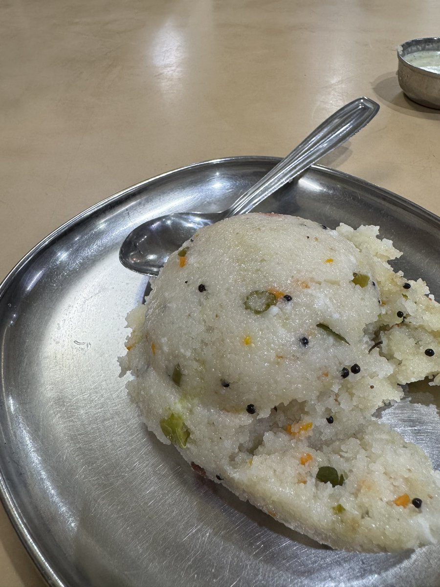 bhatnaturally's tweet photo. Had first discovered Naivedya hotel ages ago in Udupi. They do uppittu right. #TeamUpma https://t.co/dBVpfRott3