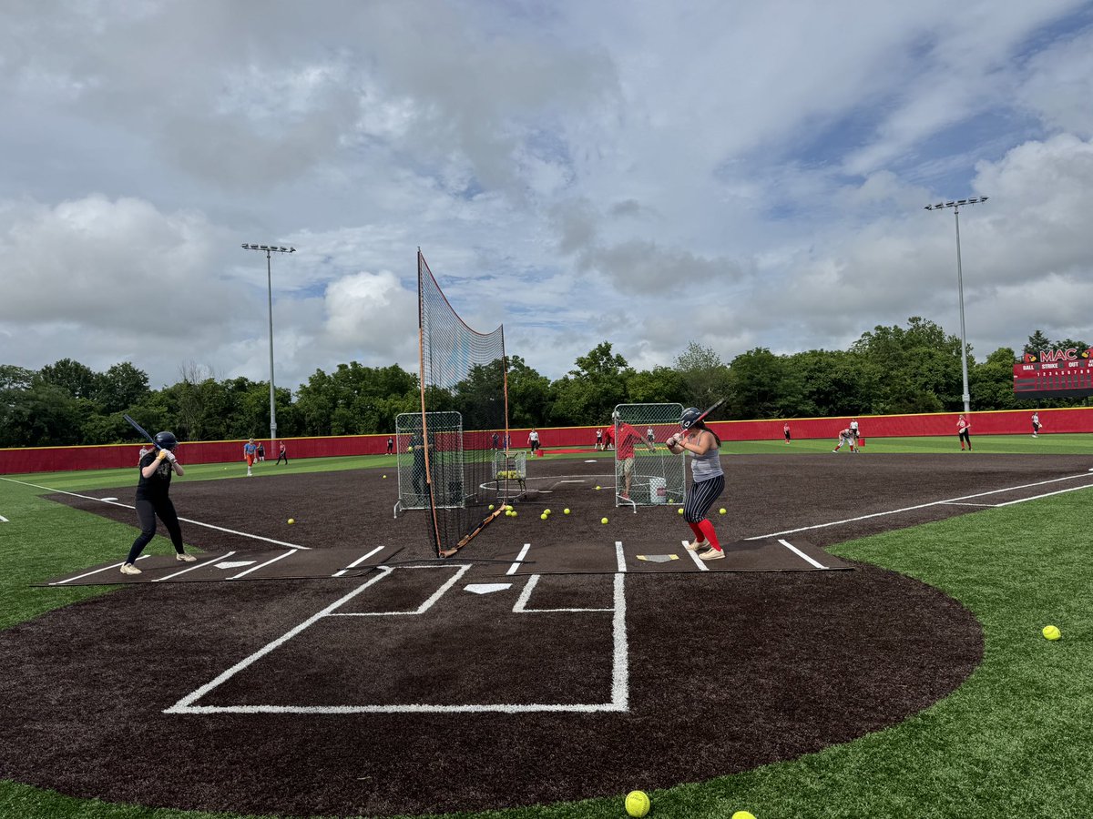 Camp day was a success!  
The 🌧️ didn’t win.  🎤  🎶 ☔️ during the delay!  

47 campers registered and 42 showed up to show out. Some fun, outgoing and talented kids in this group. A big THANK YOU to all the athletes and the parents/grandparents that got them there today!