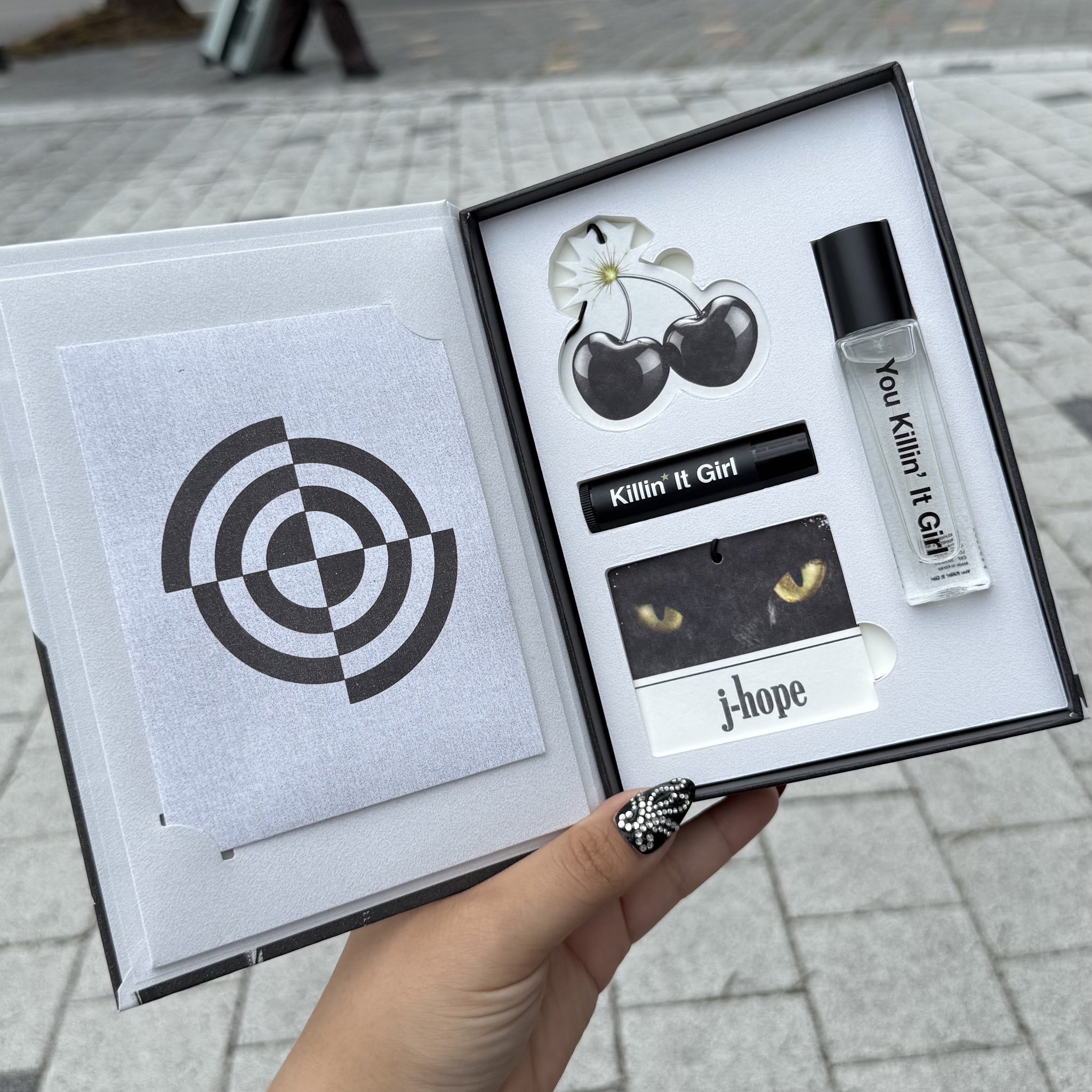 j )⁷ (@912daze) / X