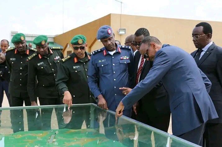 Wagaruye Ubumwe mu Rwanda, uca ubuhunzi wubaka ubukungu ntayegayezwa mu turere twose tw'Igihugu. 
Inama nyinshi n'ingendoshuri bibera iwacu, Benshi muri Afurika n'Isi barakwifuza kubera Imiyoborere yawe. 
Komeza Imihigo Perezida Wacu #PK