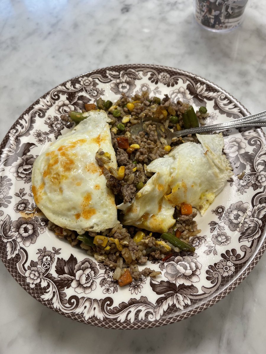 Standard Meal Prep:
5# Burger
2 cups rice
6 Eggs
2 pkgs Frozen mixed veggies
Top each serving with 2 fresh eggs
Pink Sea Salt
Hot Sauce