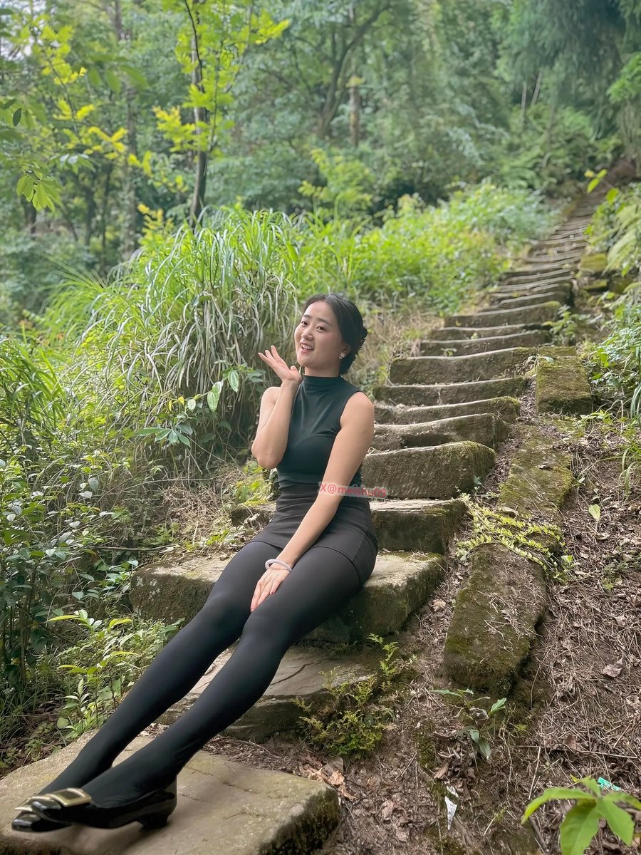 后来我穿上了后妈裙，成为你口中那个捉摸不透的人

除了你的心跳，谁会明白你的故事里装了多少欢乐，又有多少悲伤？好过，难过，全是自己过。 https://t.co/FX1OQLeBRO