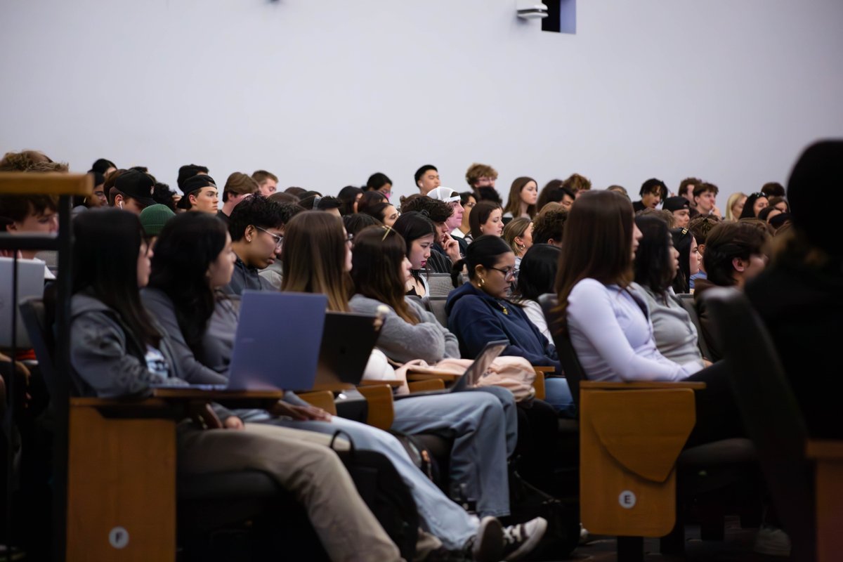 This #MajorMonday, we're featuring communication! 

Communication majors study how effective communication supports well-being, strengthens relationships, fosters civic engagement, and enables global participation.

Visit communication.sdsu.edu to learn more!