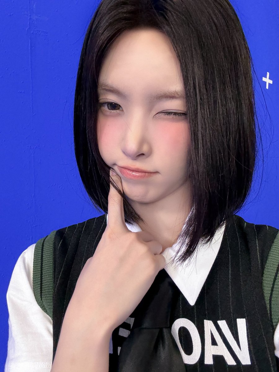 ILLIT_twt's tweet image. 🐈‍⬛

#YUNAH #윤아 #ILLIT #아일릿