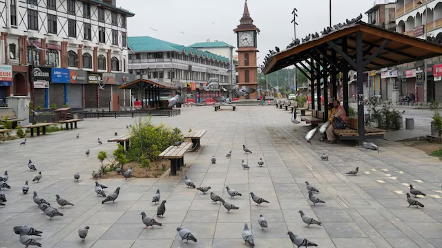 thoughtsnanaly1's tweet image. **&apos;No Public Funeral&apos; for Terrorists: How Centre Aims to Curb Radicalisation, Mobilisation in J&amp;amp;K**

To break youth radicalisation and mass mobilisation in Jammu &amp;amp; Kashmir, the government has enforced a &quot;no public funeral&quot; and &quot;no procession&quot; policy for terrorists killed in…