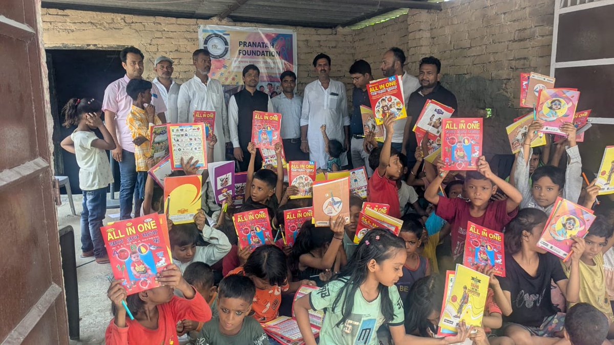 PranatahF2025's tweet photo. Empowering Lives, Transforming Future...✨
This time, the Pranatah Foundation team successfully organised a remarkable programme in Bihar! 🌟📚👧🏽👦🏻
#EmpoweringLives #TransformingFuture
#clothBan
#SanatanaDharma https://t.co/T36NXC7QdP