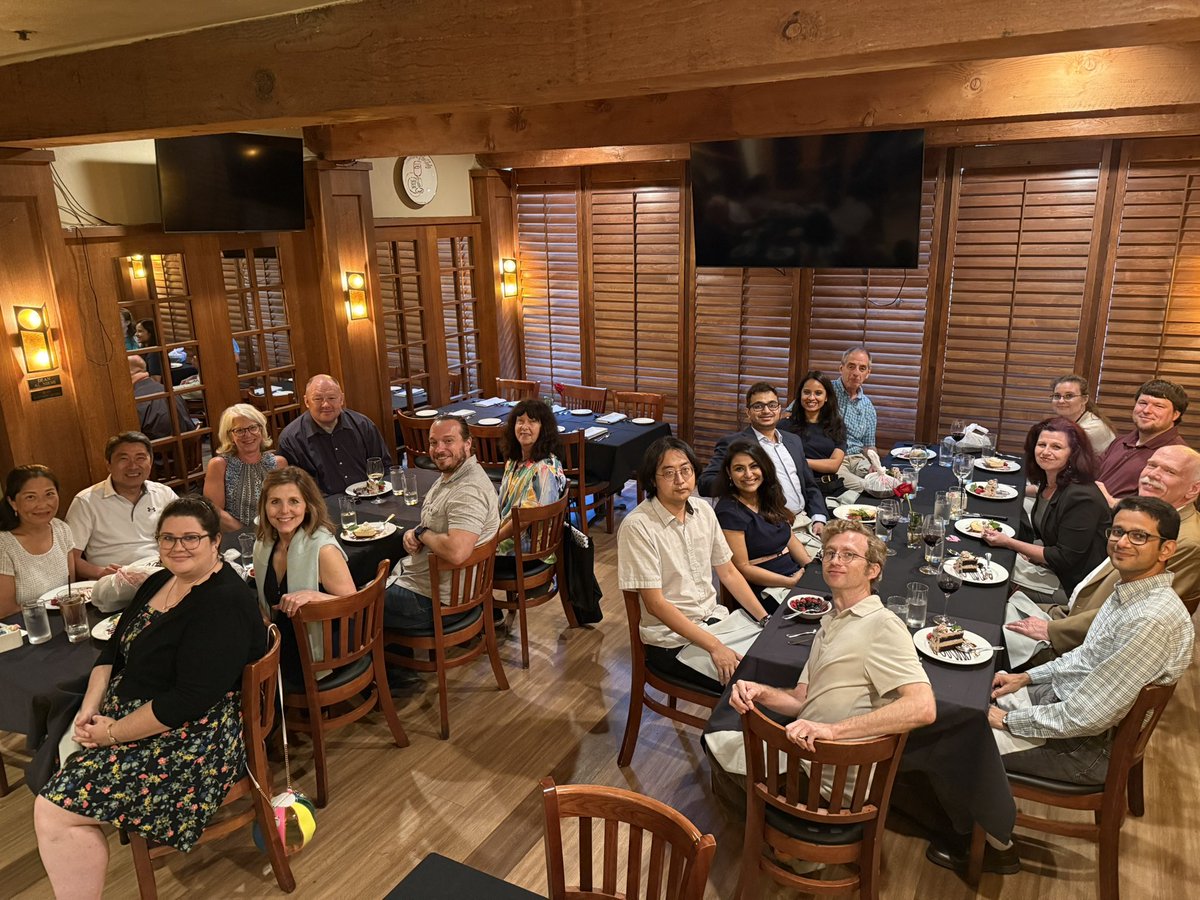 DasLabSMU's tweet image. My colleagues are the best!!! @SMUChemistry ❤️❤️