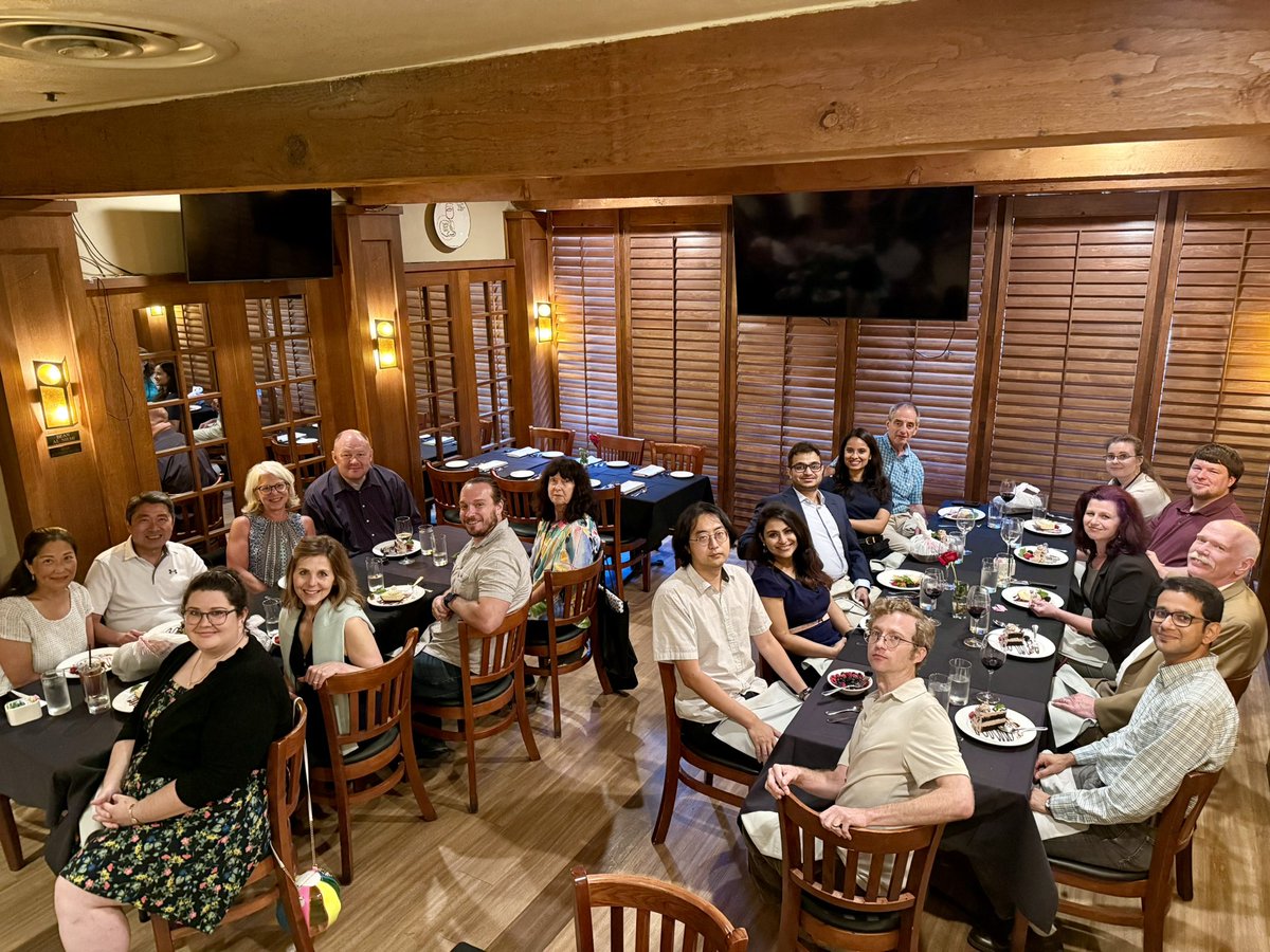 DasLabSMU's tweet image. My colleagues are the best!!! @SMUChemistry ❤️❤️